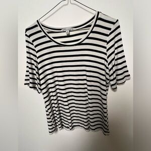 GREEN ENVELOPE BLACK AND WHITE STRIPPED SMALL SHIRT SIZE M